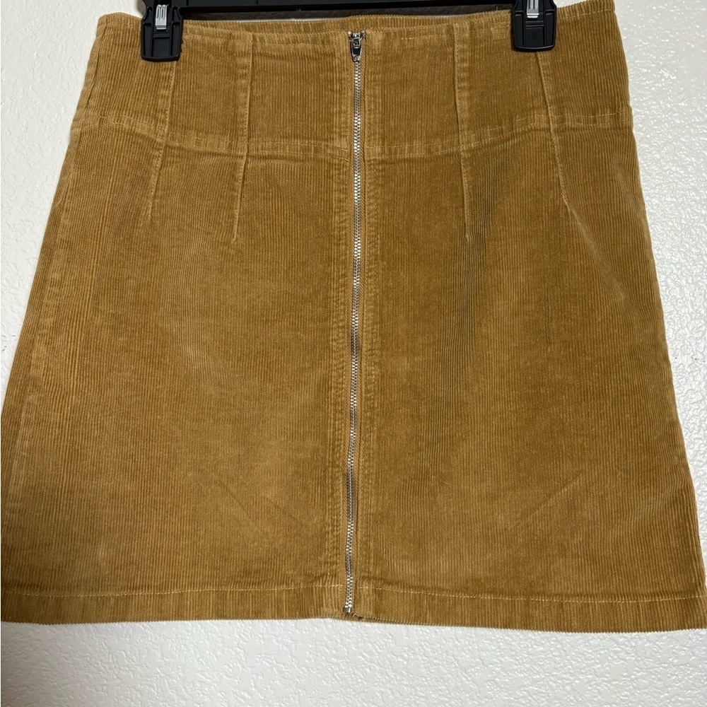 Jolt Golden Tan Corduroy Mini Skirt. Full Front Zip. Junior Size M